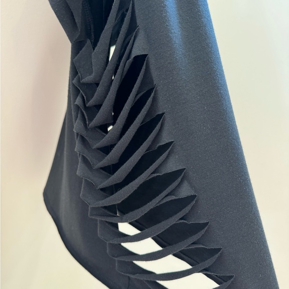 Alo Cut It Out Tank - Picture 6 of 6